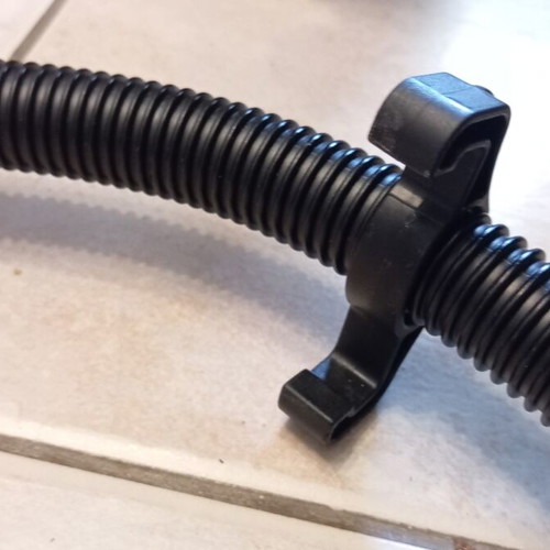 Foot pump like new with multiple valve sizes and instructions