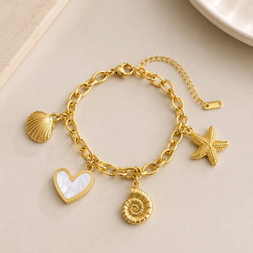 Charm Summer Style women's bracelet with shells and heart new