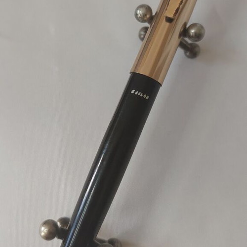 Sailor KC300 Deluxe Rocket pen used with 14k gold nib in case