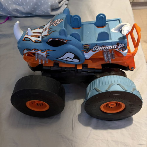 Hot Wheels remote control car like new, USB rechargeable, track convertible