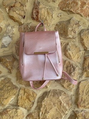 Pink backpack like new with gold details