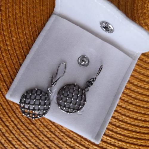 Silver 925 earrings like new with gift bag