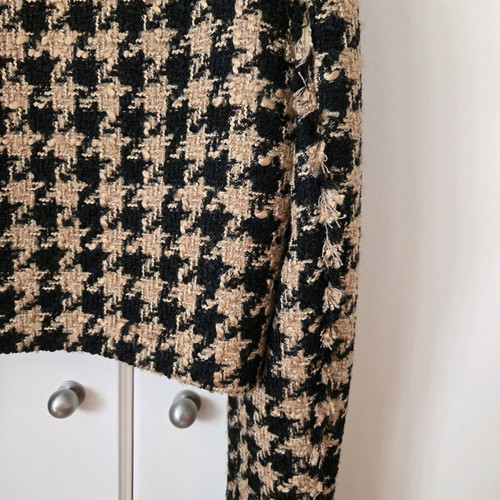 Cropped tweed jacket Zara like new, size large, black and beige