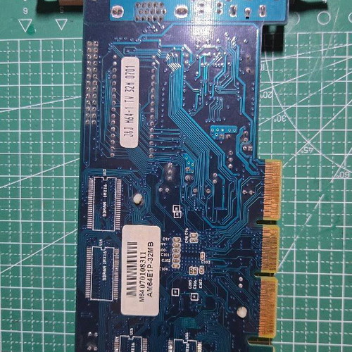Vintage retro AGP graphics card 32MB SDRAM like new with S-Video and TV-Out