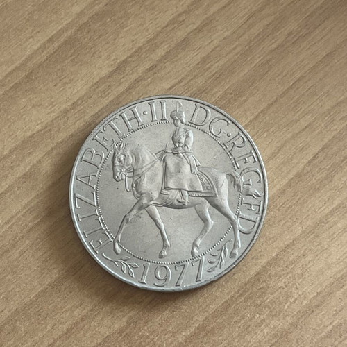 Commemorative 25 New Pence Crown 1977 Silver Jubilee coin like new