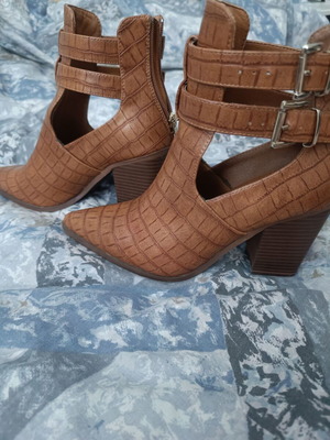 Spring ankle boots new, tan color, size 39
