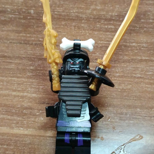 Lego Ninjago Lord Garmadon rare figure like new with swords