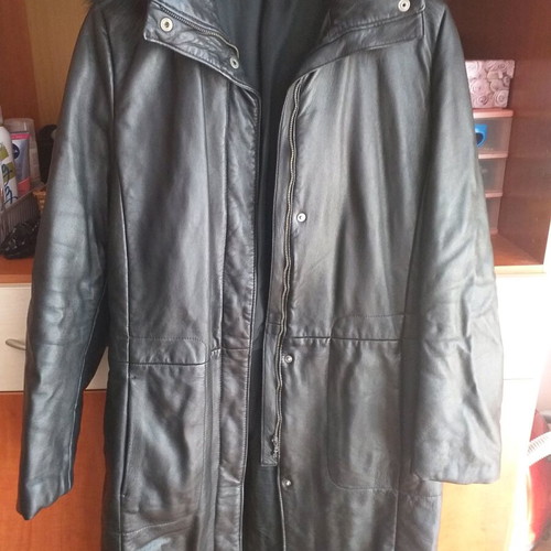 Leather coat like new with detachable hood and fur trim Vincent Italy size M black