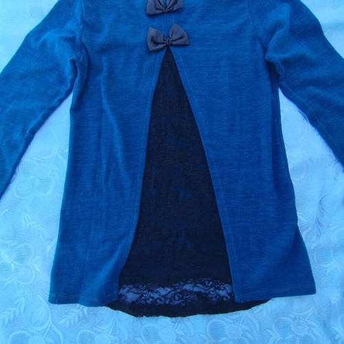 Women's long-sleeve blouse like new, teal blue with black lace back