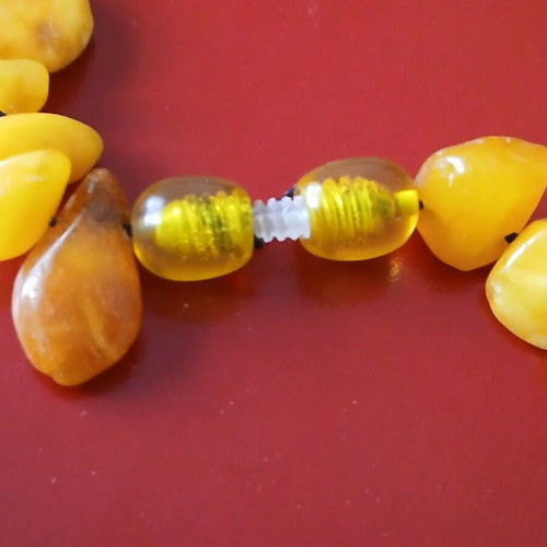Necklace with natural amber, 42 cm length, like new