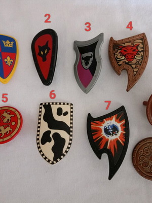 Playmobil used medieval and fantasy shields with rare designs