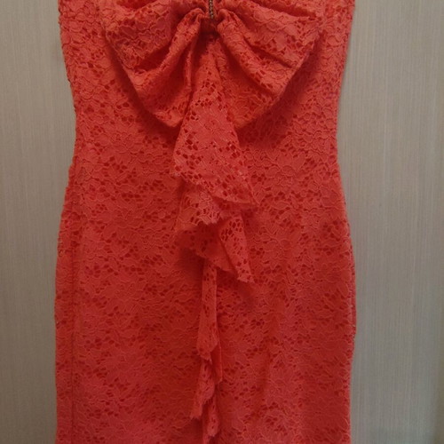 Strapless women's dress coral like new, size Small