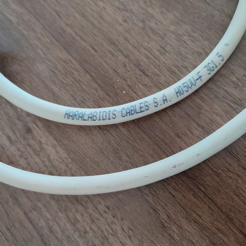 E27 Lamp Holders Set like new, pack of two, white plastic