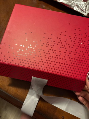Red Notino box new with magnetic clasp