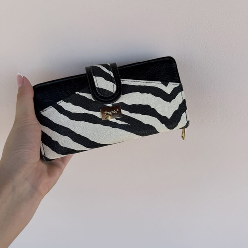 Fragola wallet striped white black like new