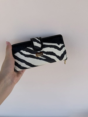 Fragola wallet striped white black like new