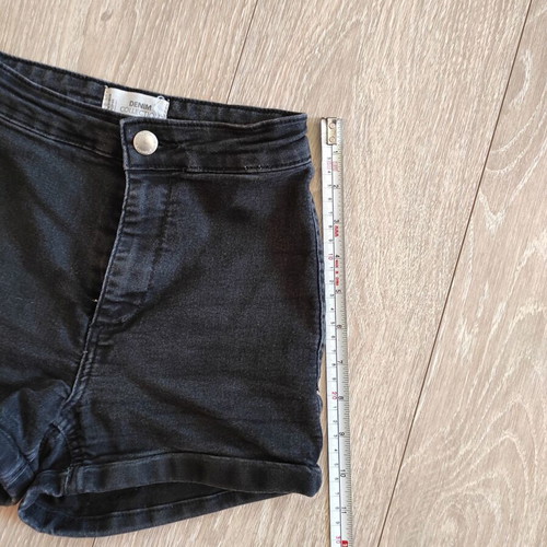 Tally Weijl Jeans Shorts Size 32 Like New, Black