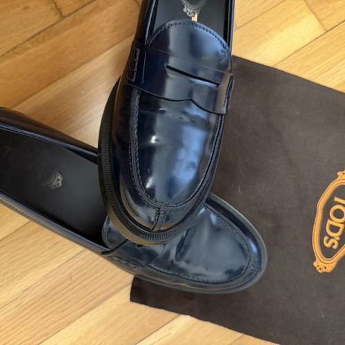 Tod's shoes like new, blue patent leather, size 40