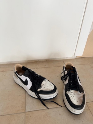 Nike Air Jordan 1 Elevate σαν καινούργιο, αθλητικά παπούτσια μέγεθος 42 μαύρο και γκρι