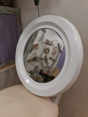 Round mirror like new, 54 cm diameter, plastic frame