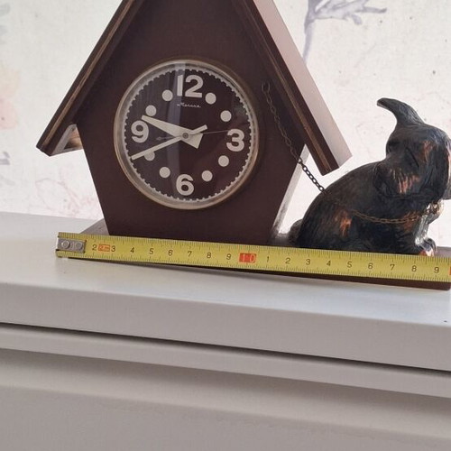Molniya retro 1980 analog table clock