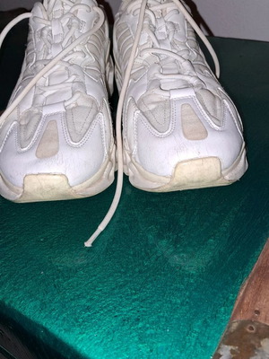 Παπούτσια γυναικεία Bershka αθλητικά μεταχειρισμένα, άσπρα, νούμερο 40