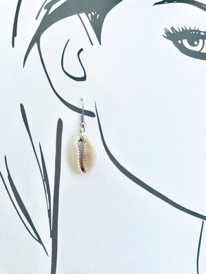 Shell drop earrings new, silver and beige
