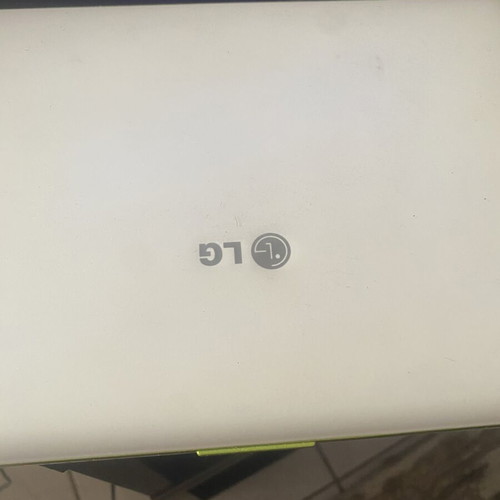 Netbook LG X120 used, battery not working, Windows issues