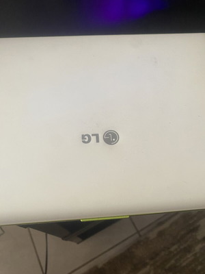 Netbook LG X120 used, battery not working, Windows issues