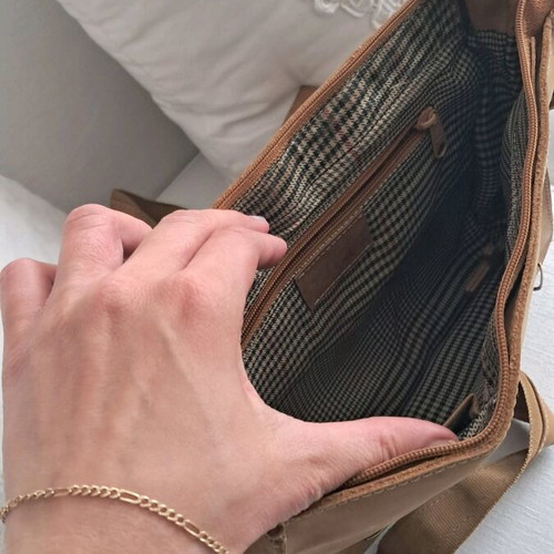 Leather crossbody bag like new, light brown with gold details