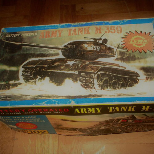 Leopard Battery-Powered Plastic Tank New from Lyra 70s