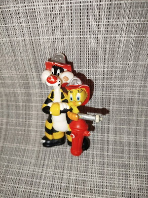 Looney Tunes Sylvester and Tweety firefighters used