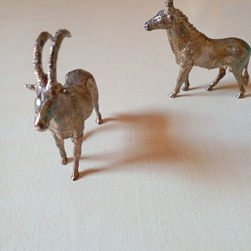 Silver sable ornaments like new, set of 2, 9 cm tall