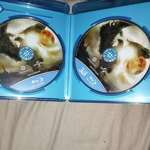 Blu-Ray 2D and 3D Seventh Son like new, subtitles