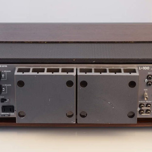 Luxman L100 amplifier like new