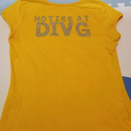 Short-sleeve blouse like new, yellow with design