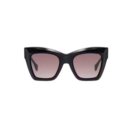 Gigis Studios women's sunglasses like new, black
