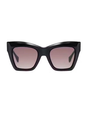 Gigis Studios women's sunglasses like new, black