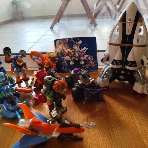 Elc Planet Protectors set used with figures and spaceship with sounds