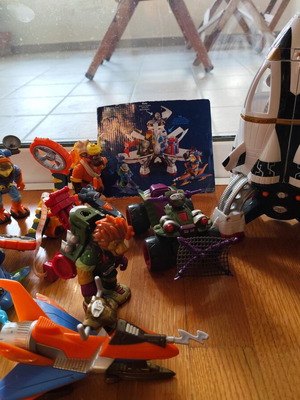 Elc Planet Protectors set used with figures and spaceship with sounds