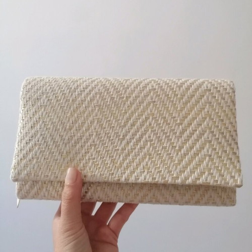 Straw handbag new, beige with gold weave and chain