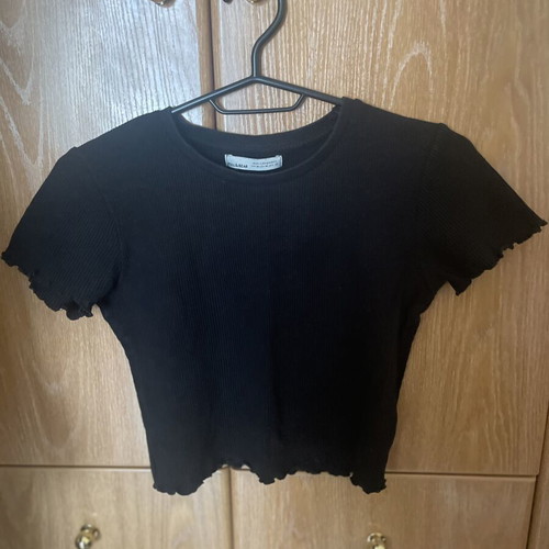 Zara crop top used, black, fits small and medium