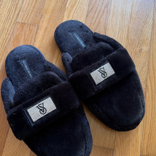 Victoria’s Secret winter house slippers, black, size M (38-39)