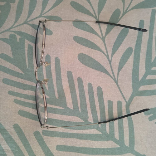 Polaroid Unisex Prescription Glasses like new, black and silver