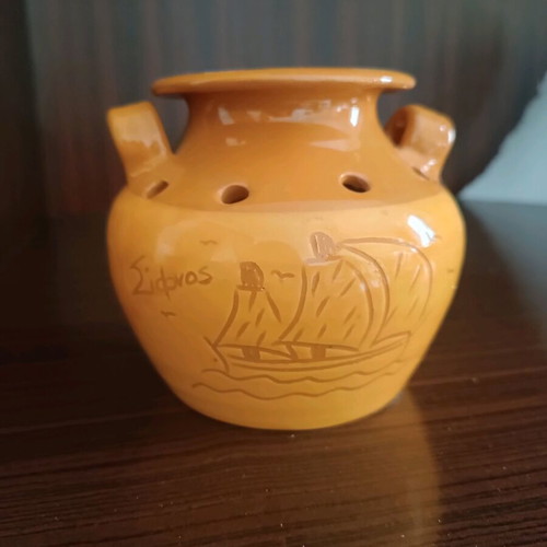 Vintage ceramic decorative vase like new, souvenir from Sifnos