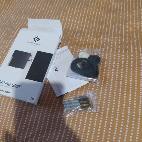 Floating Grip Wall Mount PS3 Slim Black like new