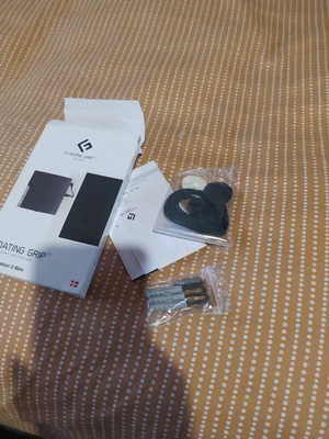 Floating Grip Wall Mount PS3 Slim Black like new