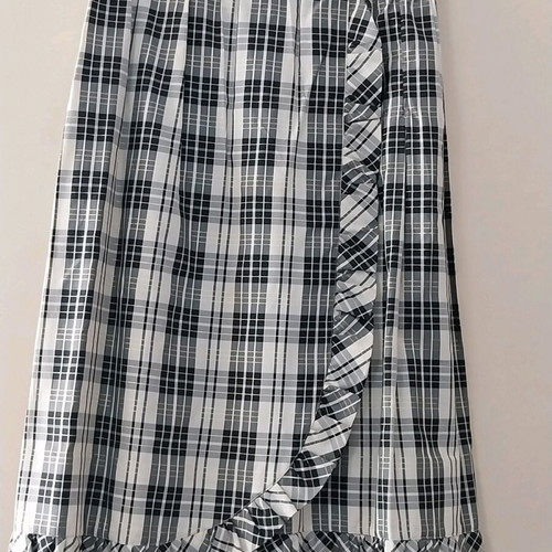 Checked skirt used No L with black elastic and gold thread