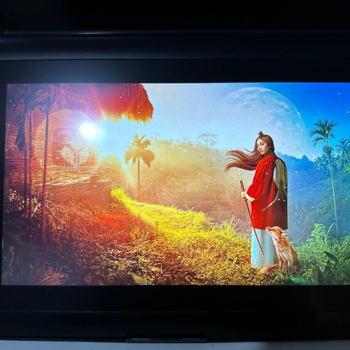Wacom Cintiq 13HD tablet used for graphic designers