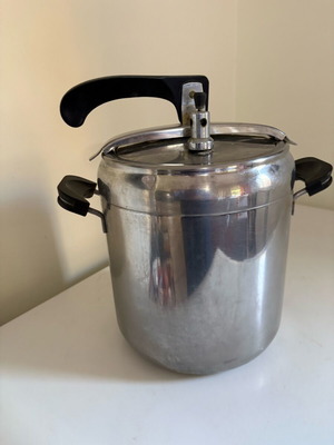 Vintage AETERNUM pressure cooker, Italian Triplo Inox 18/10 stainless steel